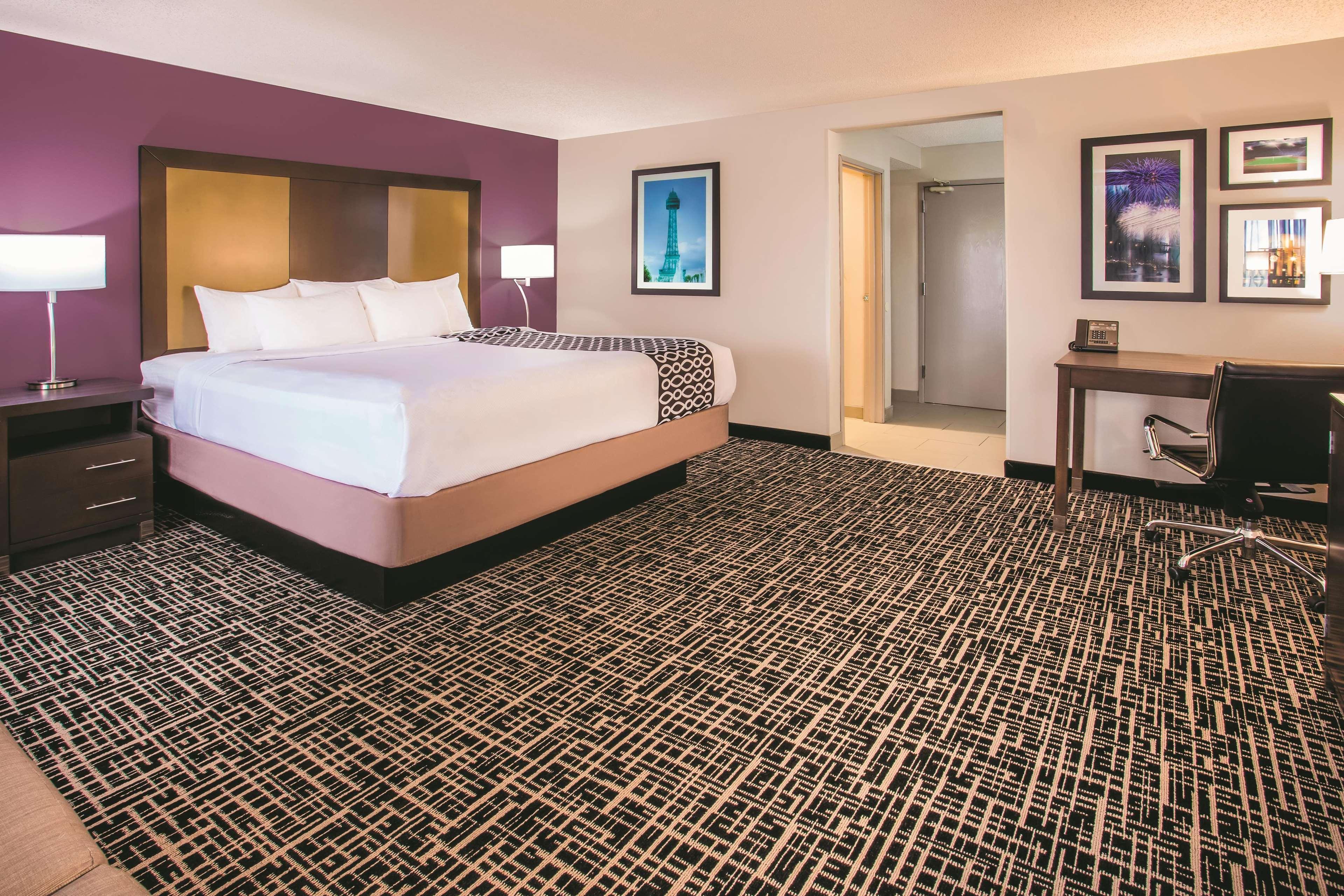 La Quinta By Wyndham Cincinnati Ne - Hotel 3*
