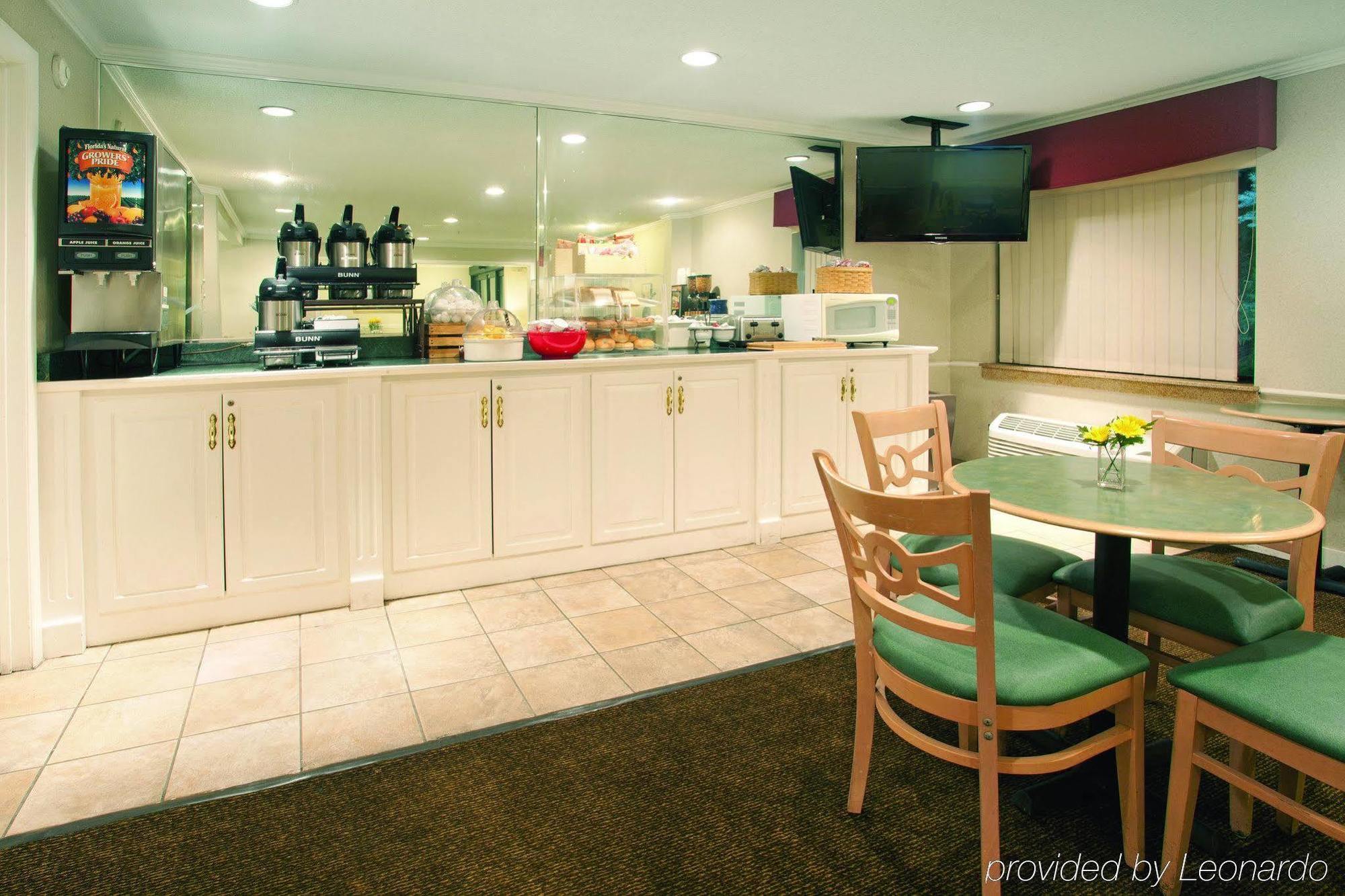 La Quinta By Wyndham Cincinnati Ne - Hotel
