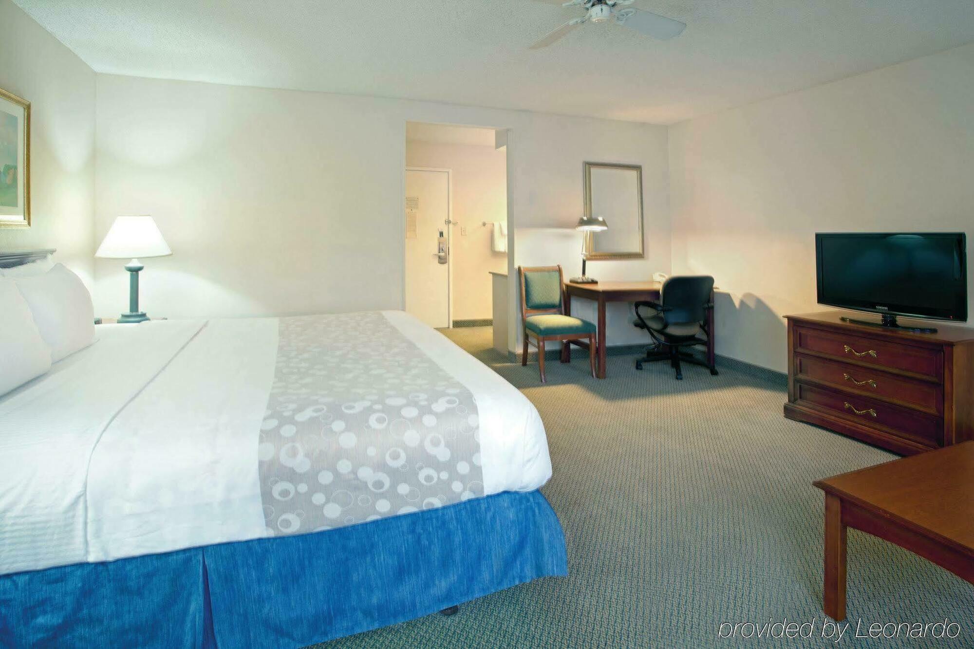 La Quinta By Wyndham Cincinnati Ne - Hotel